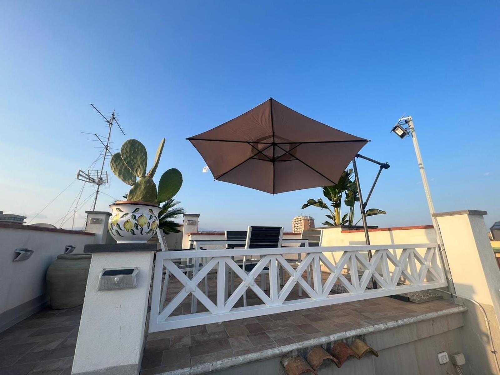 La Terrazza Sul Cielo Apartment คาตาเนีย ภายนอก รูปภาพ