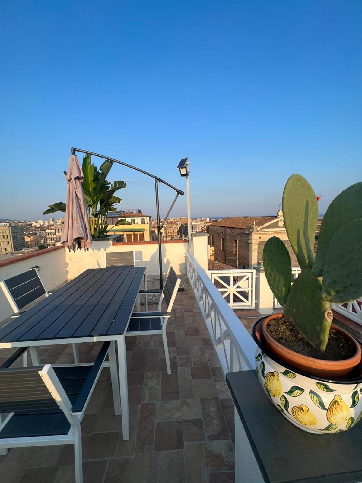 La Terrazza Sul Cielo Apartment คาตาเนีย ภายนอก รูปภาพ