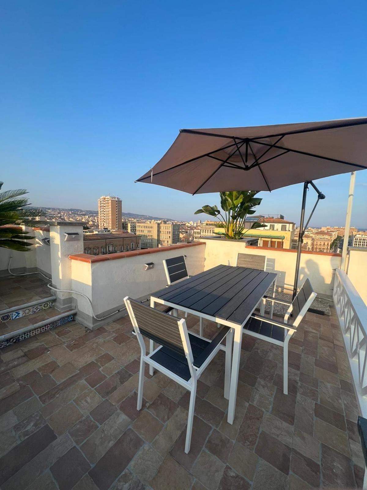 La Terrazza Sul Cielo Apartment คาตาเนีย ภายนอก รูปภาพ